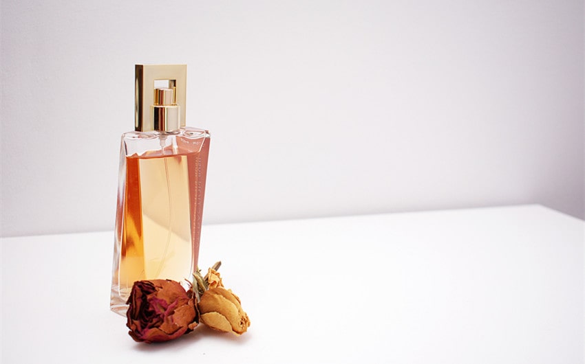 How Fragrance Notes Work Together