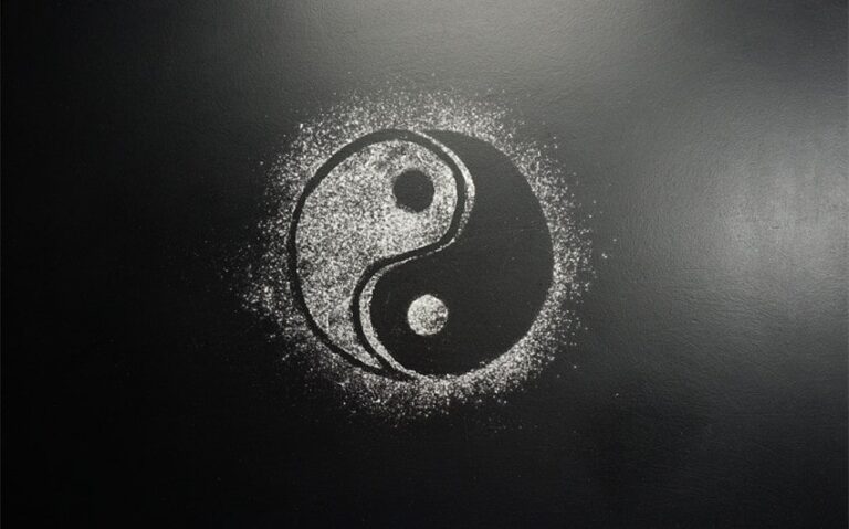 Applying the Yin-Yang Meaning for Mutual Growth and Support