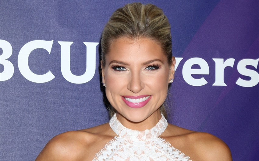 melanie collins net worth