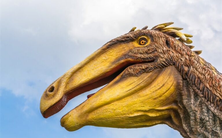 deinocheirus name meaning
